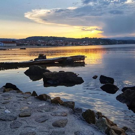 Appartamento Στ' Ακρογιάλι Nea Roda Esterno foto